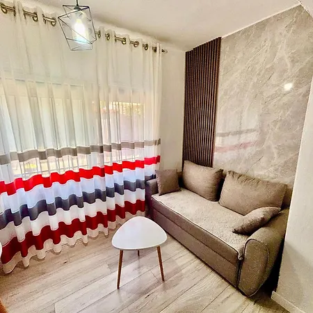 Superb Near To The Center Apartman Tirana