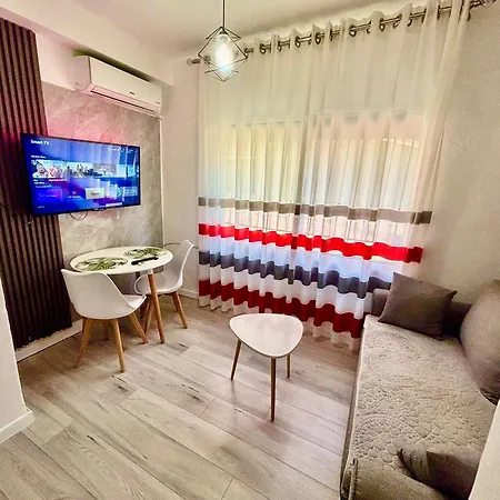 Superb Near To The Center Тирана