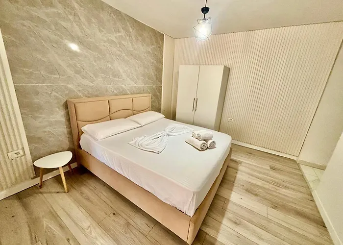 Superb Near To The Center *